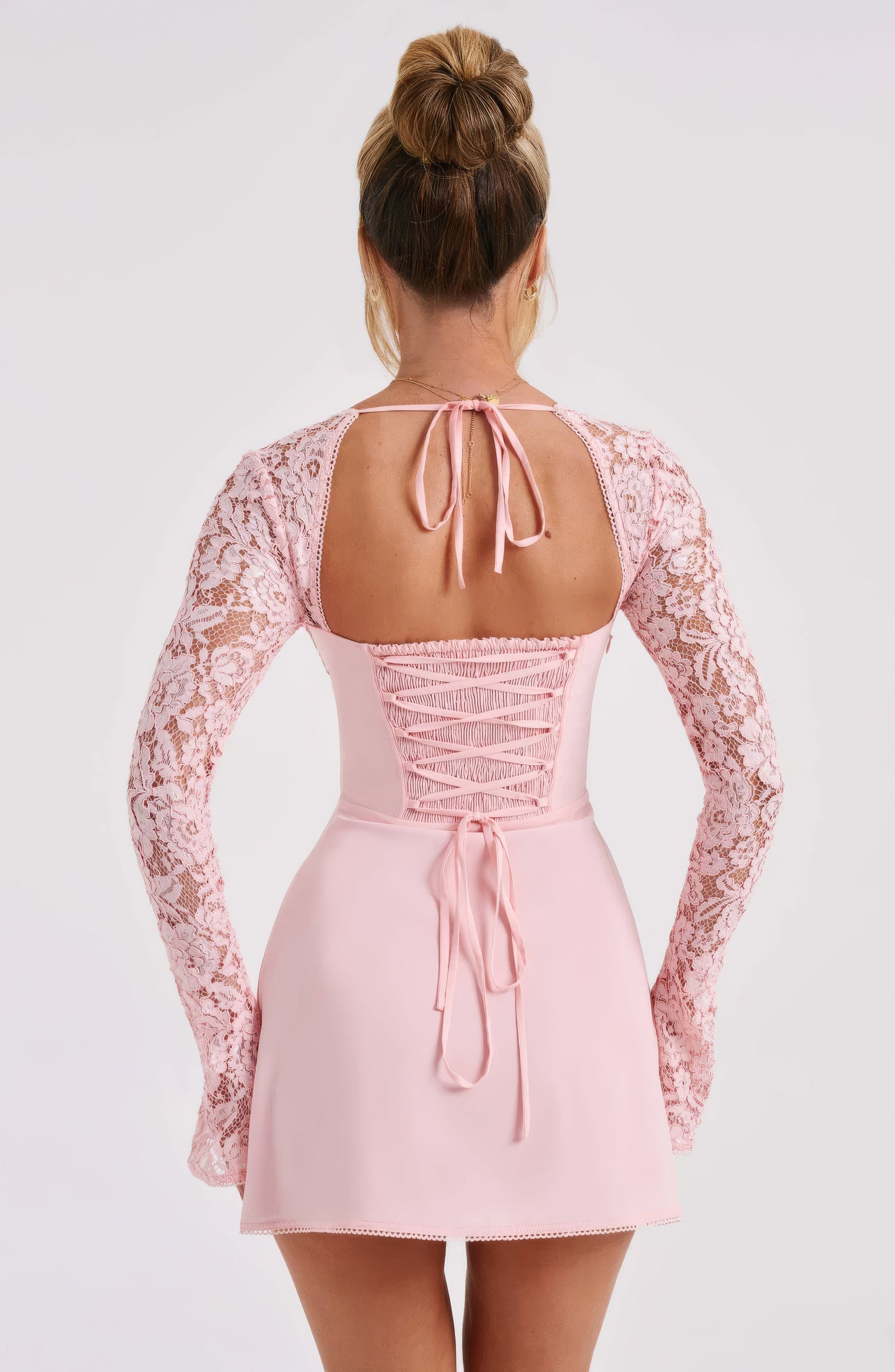 GABRIELLE | ROBE À MANCHES LONGUES ÉLÉGANTE