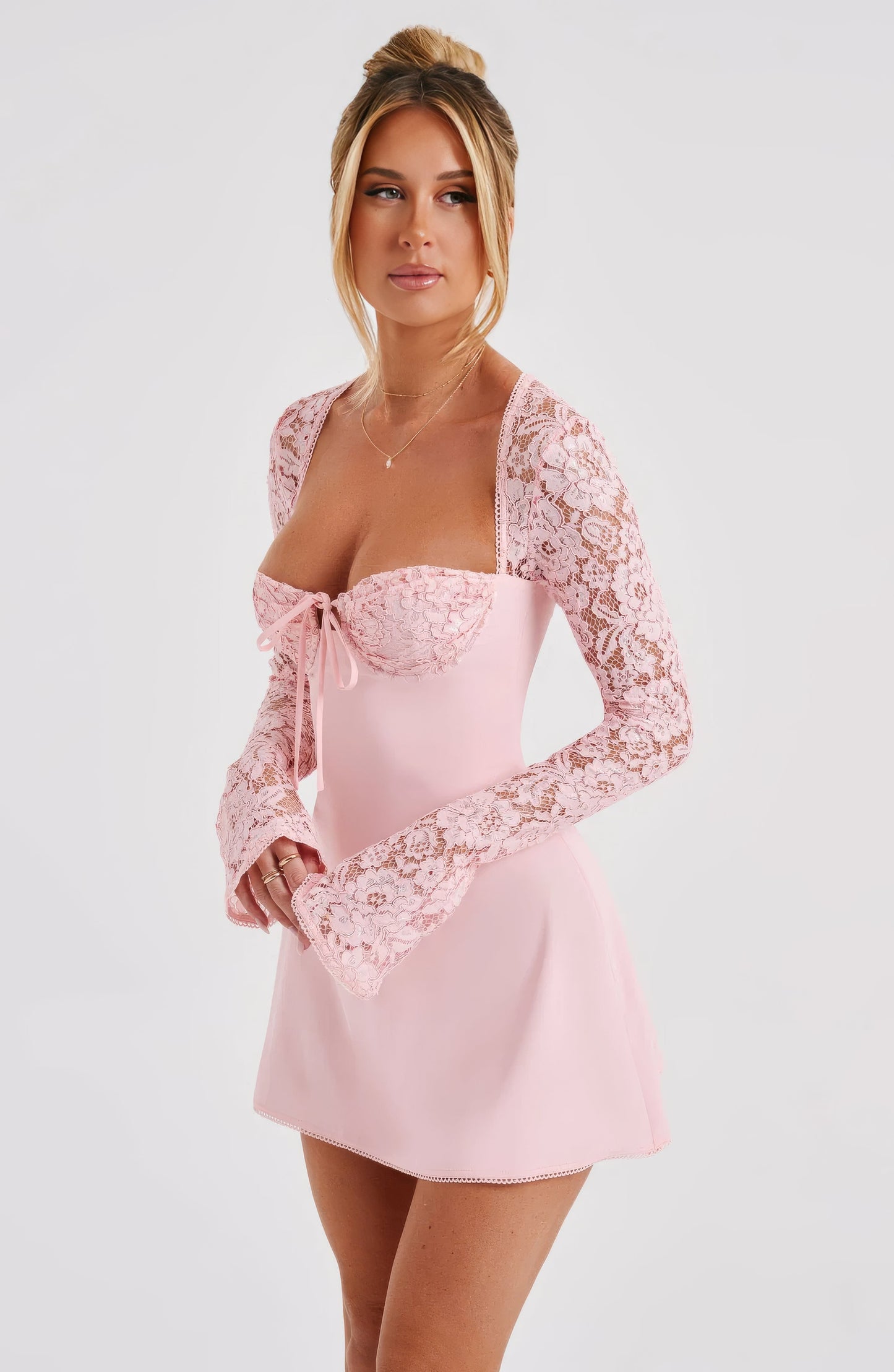 GABRIELLE | ROBE À MANCHES LONGUES ÉLÉGANTE
