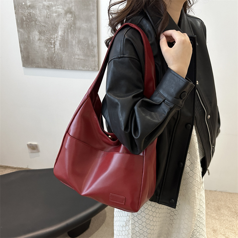 OLIVIA | Essential Shoulder Bag