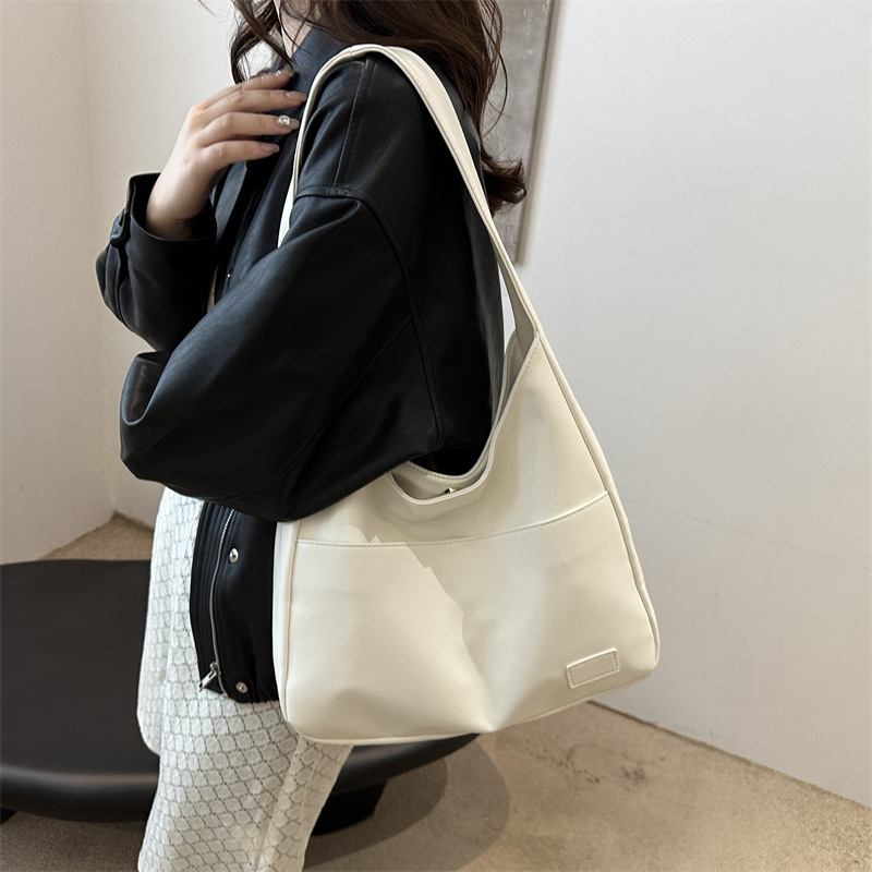 OLIVIA | Essential Shoulder Bag